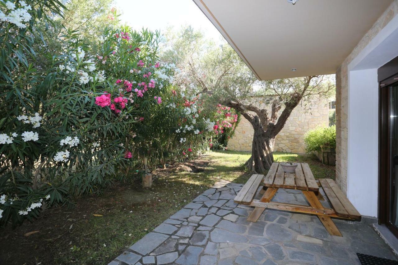 Villa Argo 3 - Beachfront, Big Gardens, Location! Πευκοχώρι Εξωτερικό φωτογραφία