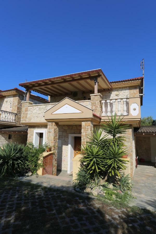 Villa Argo 3 - Beachfront, Big Gardens, Location! Πευκοχώρι Εξωτερικό φωτογραφία